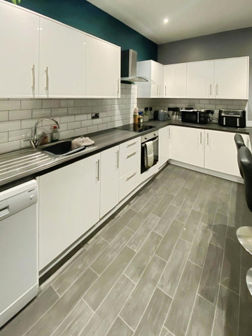 2 bedroom flat to rent - Photo 5