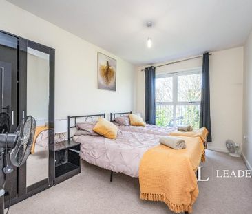 2 bedroom flat to rent - Photo 3