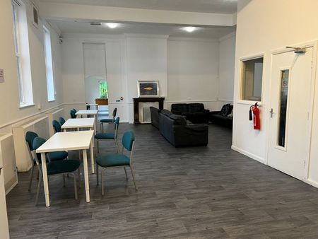 Room in a Shared House, Room In Pennington Place, LS6 - Photo 4
