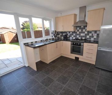 2 bedroom end of terrace house to rent - Photo 1