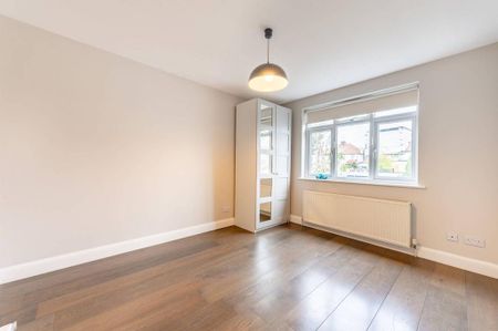 5 bedroom semi-detached house to rent - Photo 3