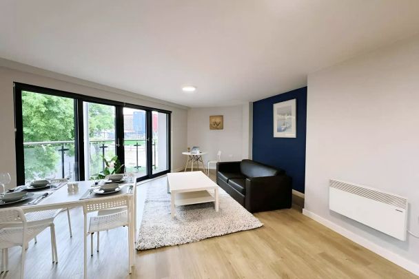Classic 1 Bed Apartment - Photo 1