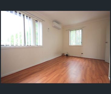 Neat and Tidy Townhouse! - Photo 1