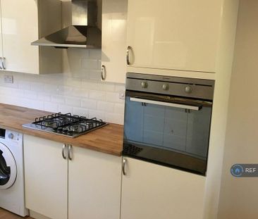 3 bedroom terraced house to rent - Photo 6