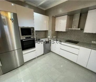 Alquiler de chalet adosado en Calle Poeta Arolas - Photo 2