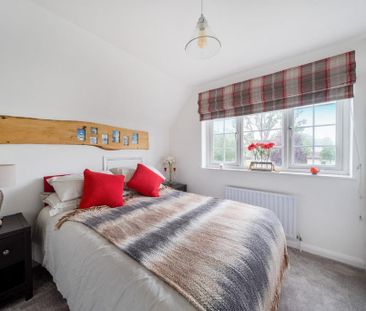 3 bedroom detached house to rent - Photo 3