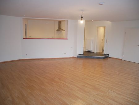 ***LAMBERT&STRELOW***3 ZKB Mietwohnung mit sep. Freisitz in Bahnnähe von Geisenheim - Photo 2