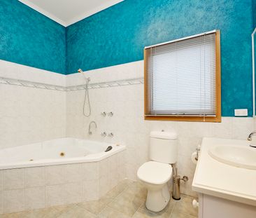 3 Sandra Street, Bulleen VIC 3105 - House For Rent | Domain - Photo 1