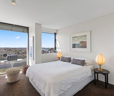 Expansive penthouse living with breathtaking Sydney Harbour views - Photo 6
