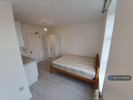 1 bedroom in a house share to rent - Photo 5