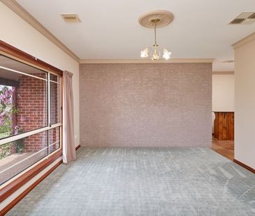 Large Family Home with Stunning Views - Photo 3