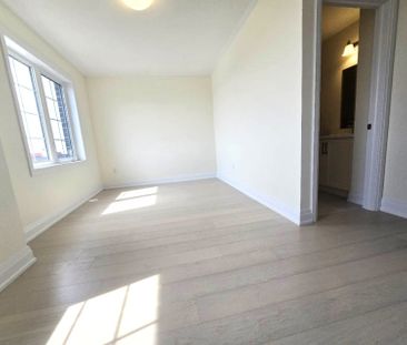 For Lease - 20 Clipper Crescent, Whitchurch-Stouffville, Ontario - Photo 1