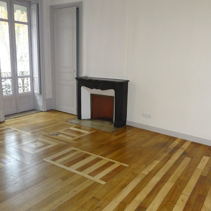 Location Appartement 2 pièces 57m² TOURNON SUR RHONE 07300 - Photo 1