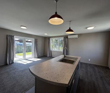 Modern Living on Ferry Road – Renovated Three-Bedroom Home - Photo 2