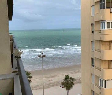 Apartamento con balcón en alquiler en Paseo Marítimo - Photo 2