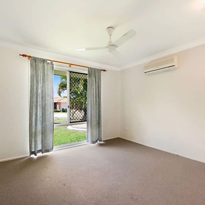 2 Wallace Circuit, Kirwan. - Photo 1