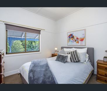 Quaint 1 Bedroom Cottage - Photo 4