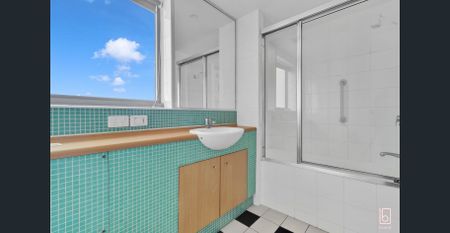 Studio Apartment in Prime Beachside Location - Photo 3