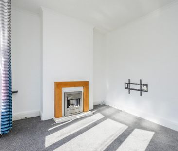 Lynwood Grove, Atherton, M46 - Photo 5