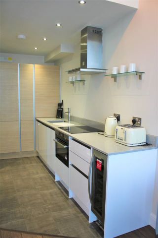 1 Bed Penthouse, Lawrence House, EC1V - Photo 3