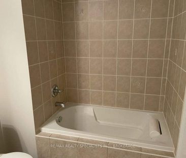For Lease - 40 Kawana Road, Brampton, Ontario - Photo 2