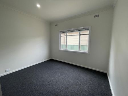 50 Henderson Road, Queanbeyan NSW 2620 - House For Rent | Domain - Photo 2