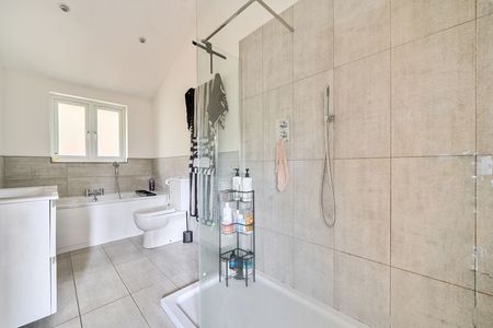 Churt Road Churt, Farnham - 1 bedroomProperty for lettings - Seymours - Photo 5