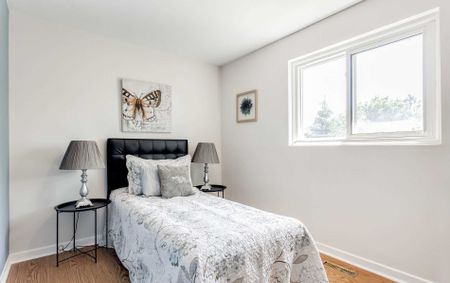 For Lease - 32 Misthollow Square, Toronto, Ontario - Photo 4