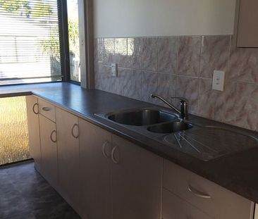 Large 4-bedroom, 2 bathrooms house for big family - Photo 3