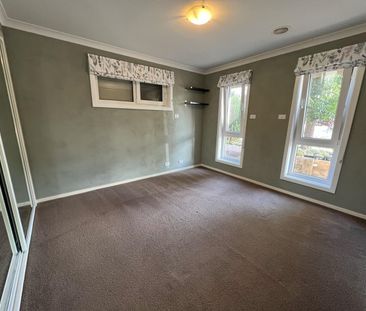 16 Audrey Cahn Street, Macgregor ACT 2615 - House For Rent | Domain - Photo 2