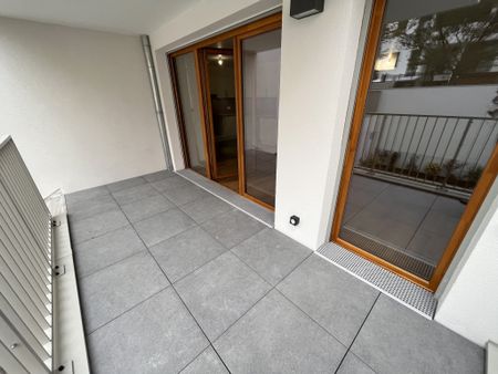 DUPLEX AU REZ-DE-CHAUSSEE AVEC TERRASSE ET JARDIN, 3 PIECES (2 CHAMBRES), MAIRIE DE VANVES - Photo 4