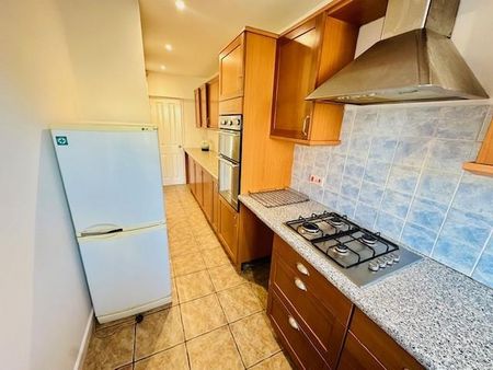 3 bedroom terraced house to rent - Photo 2