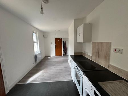 Studio Flat, Cranleigh Road, N15 - Photo 2