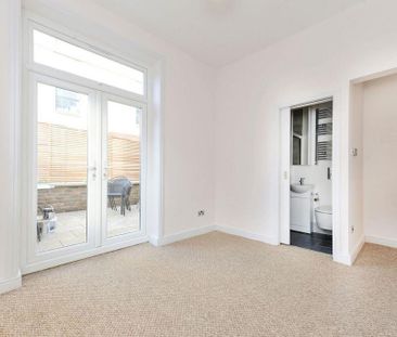 3 bedroom ground floor flat to rent - Photo 6
