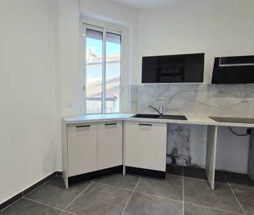 Location Appartement 4 pièces 97m² CANNES 06400 - Photo 5