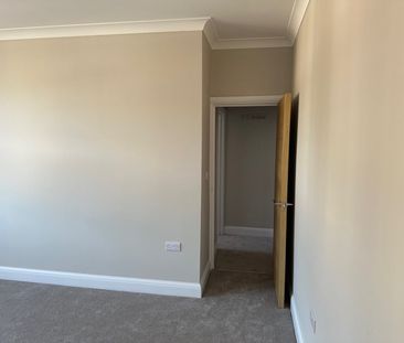 3 Bed Flat, Welldon Crescent, HA1 - Photo 4