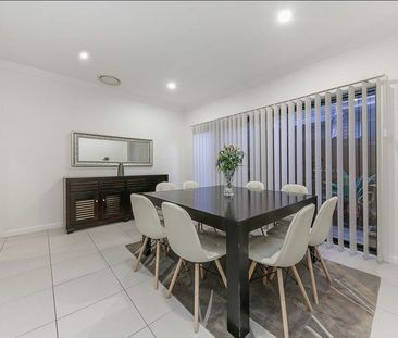 Well Maintained and Spacious Family Home in the Heart of The Ponds - Photo 2