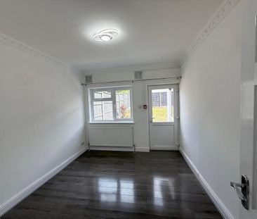 5 bedroom semi-detached house to rent - Photo 2