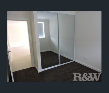 Modern 3 Bedroom Villa In Desirable Location - Photo 5