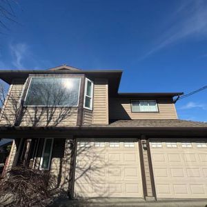 3 Bedroom TOP LEVEL Home! Central Location at 124/224th - PET FRIENDLY - Photo 2