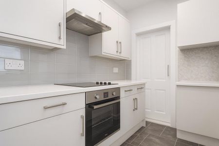 2 bedroom semi-detached house to rent - Photo 4