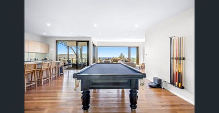 MacMasters Beach Coastal Retreat – Expansive Ocean Views & Relaxed Beach Living - Photo 2