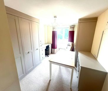 Retirement property to rent on - Photo 6