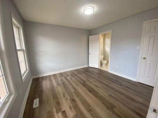 For Lease - 104 Inverhuron Trail, Oakville, Ontario - Photo 1