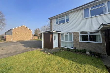 Waterside Way, Woking - 2 bedrooms Property for lettings - Seymours - Photo 3