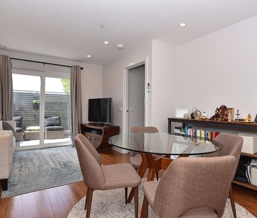 Modern and Secure 1-Bedroom Apartment - Photo 2