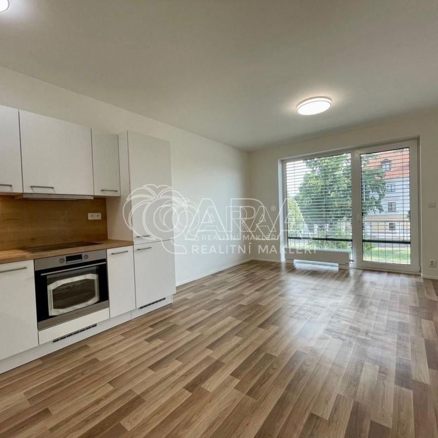 Pronájem bytu 1+kk a garsoniéry 34 m², Praha - Фото 1