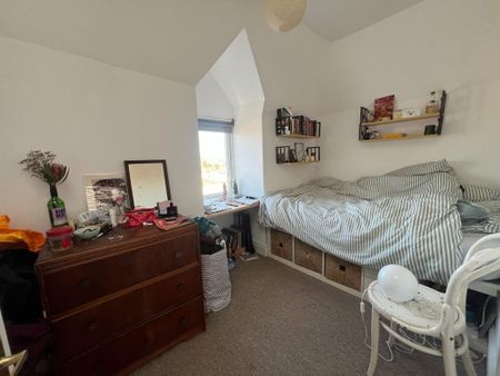 5 bedroom flat to rent - Photo 2