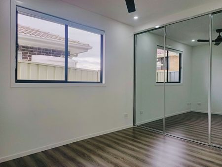 Near New 2 Bedroom Granny Flat in Great Location!! - Photo 2