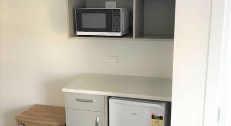 Modern Studio Living - Photo 2